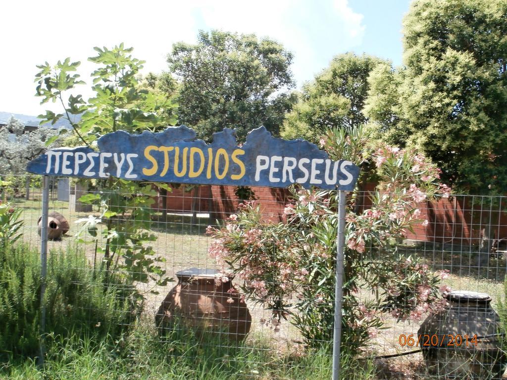 Perseus Studios Skala Rachoni  ภายนอก รูปภาพ